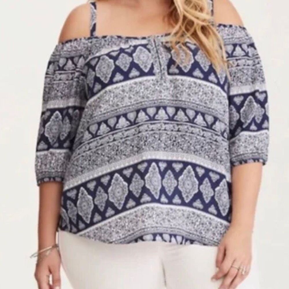 Torrid cold shoulder blouse white and blue design Size 2 or xxl 2x plus size cha